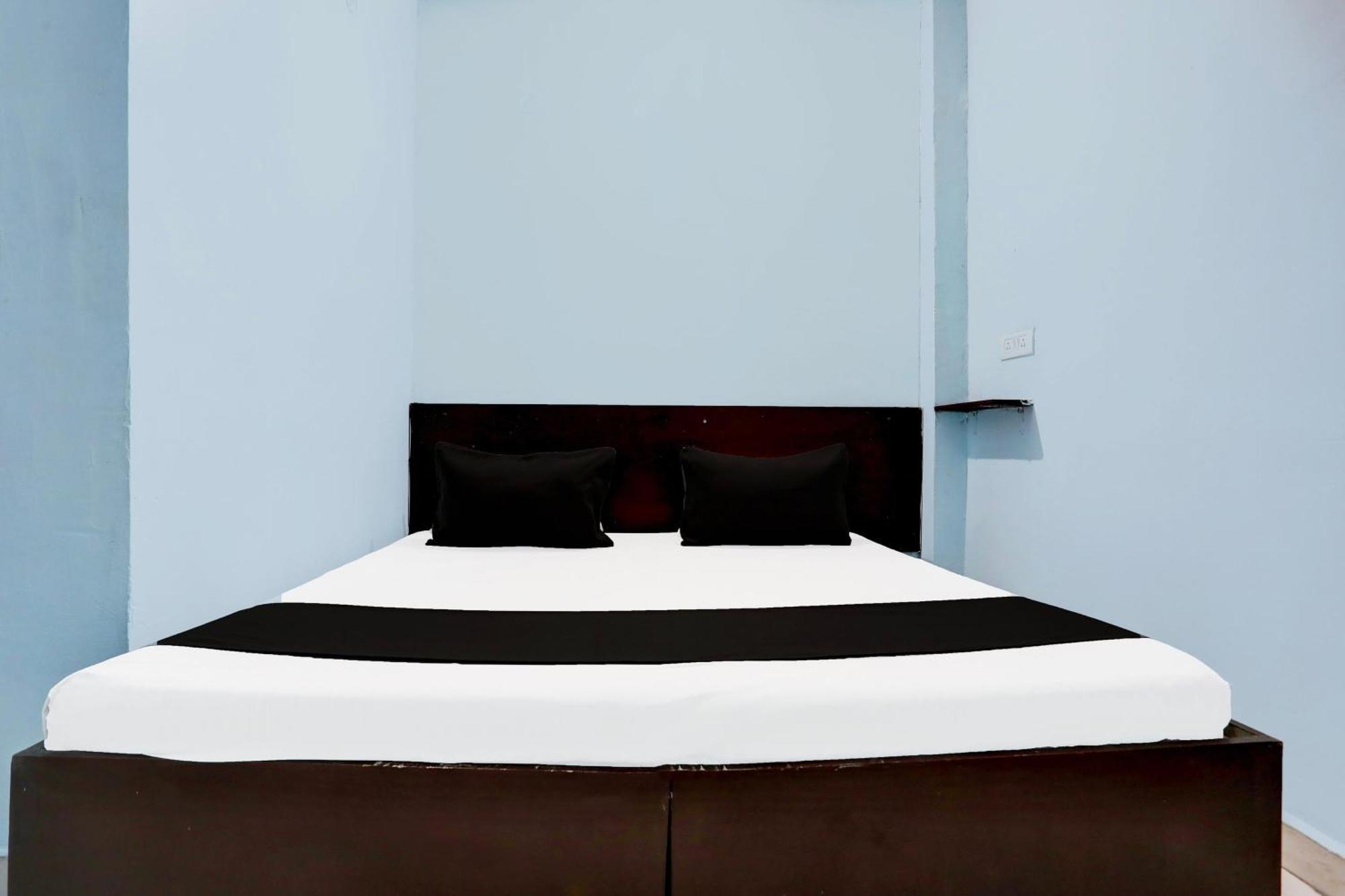 Spot On New Diamond Guest House Rudrapur Exterior foto